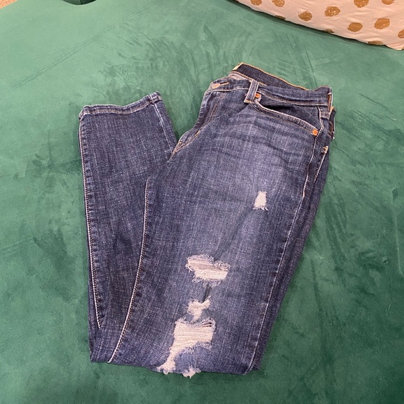 Levi’s boyfriend jeans in EUC! - Picture 2 of 3